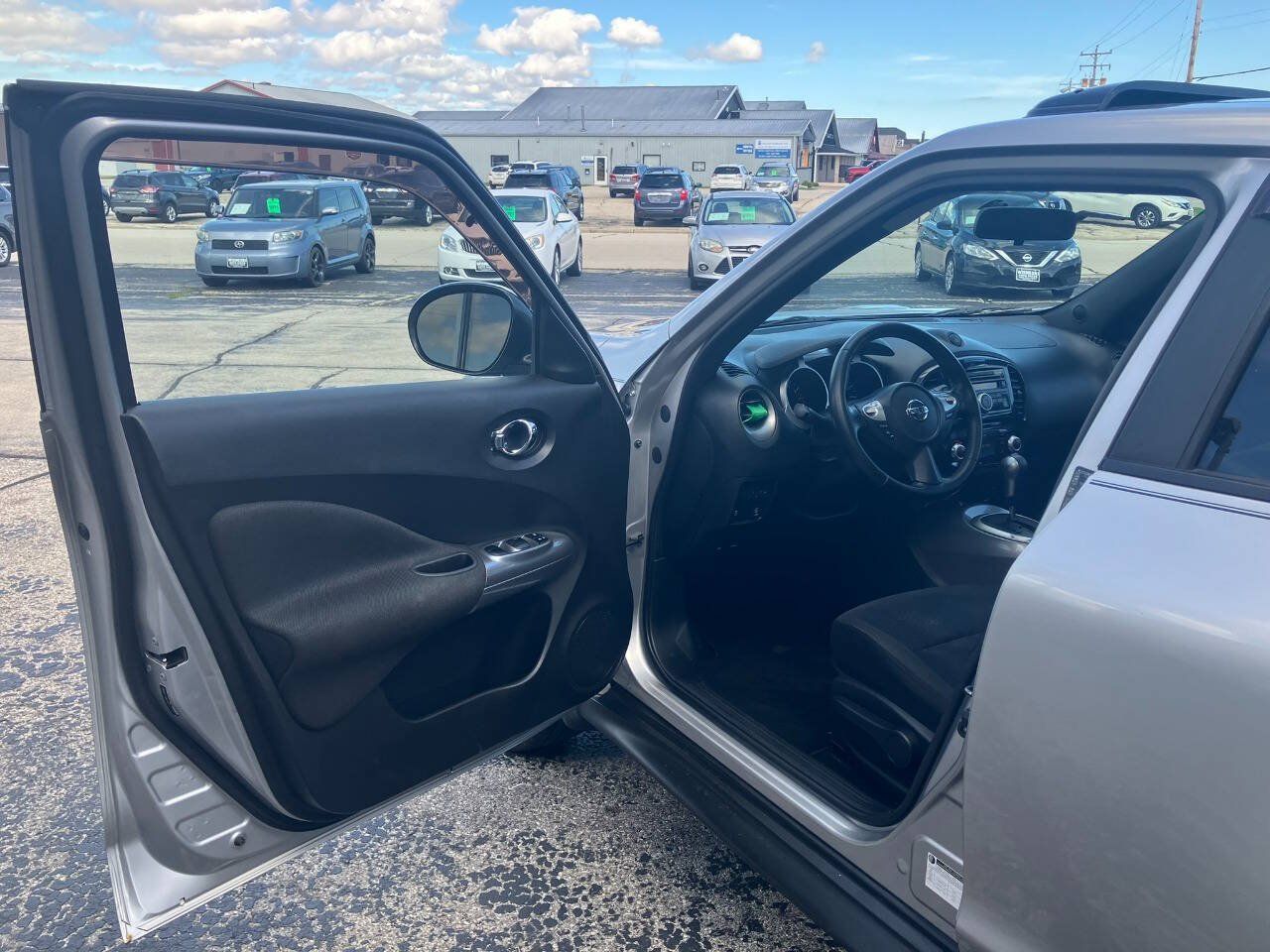 Used 2011 Nissan Juke SV AWD/4WD image 9