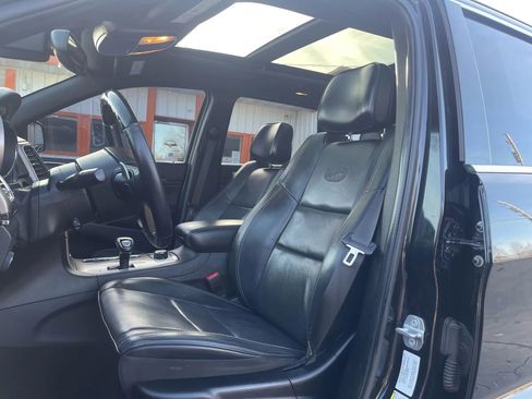 Used 2014 Jeep Grand Cherokee Overland w/ Advanced Technology Group AWD/4WD image 12