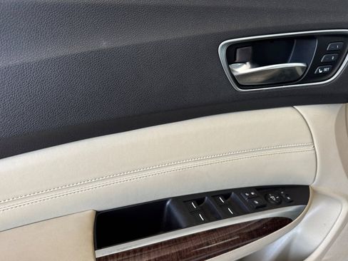 Used 2019 Acura TLX image 12