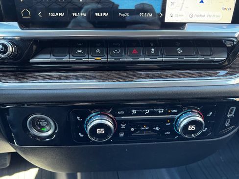 Used 2023 GMC Sierra 1500 Elevation w/ X31 Off-Road Package AWD/4WD image 18