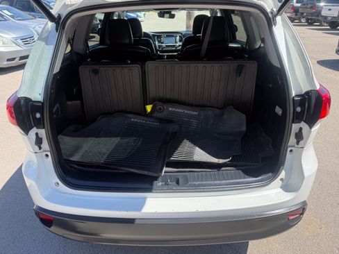 Used 2017 Toyota Highlander SE AWD/4WD image 19