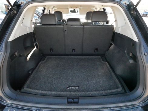 Certified 2021 Volkswagen Tiguan SE image 18