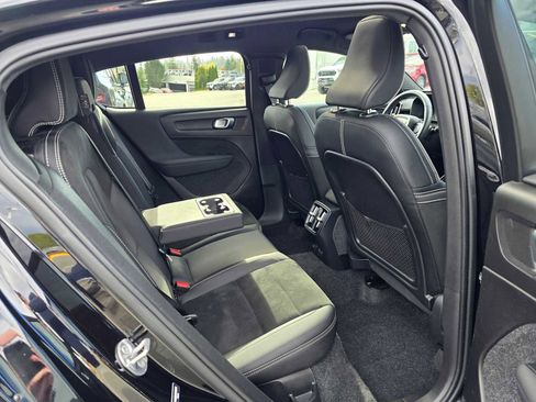 Used 2023 Volvo C40 P8 Recharge Ultimate image 14