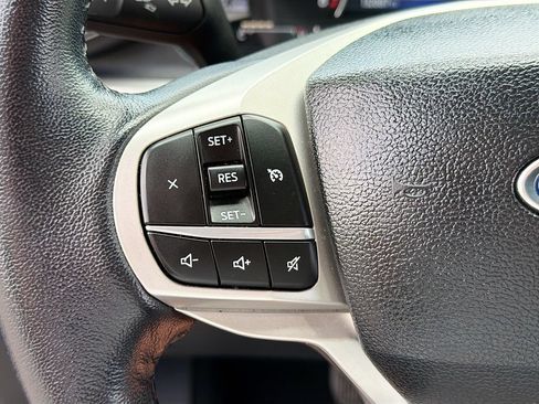 Used 2022 Ford Explorer XLT RWD image 18