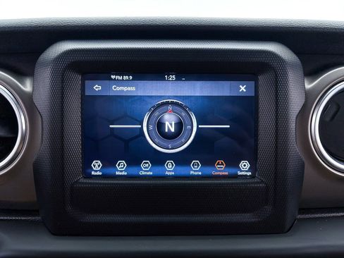 Used 2018 Jeep Wrangler Unlimited Rubicon w/ Steel Bumper Group image 6