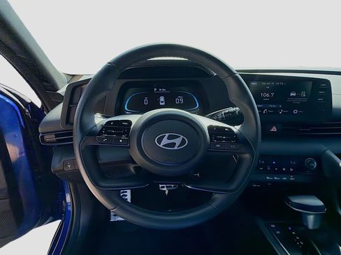 Certified 2025 Hyundai Elantra Sport FWD image 8