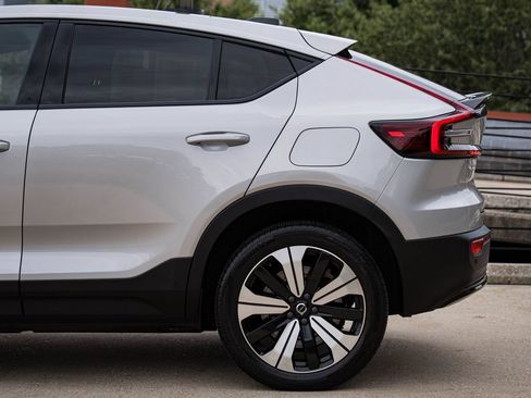 Certified 2023 Volvo C40 P8 Recharge Plus AWD/4WD image 4