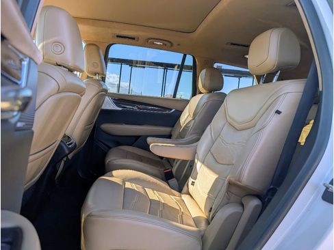 Used 2020 Cadillac XT6 Premium Luxury w/ Platinum Package image 17