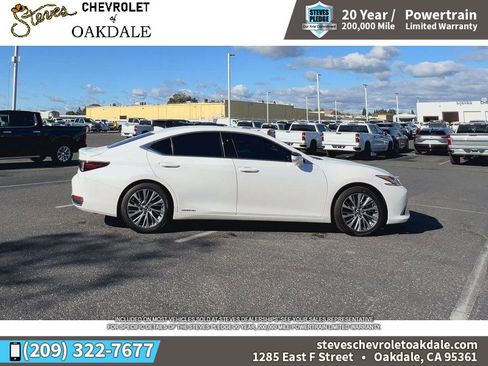 Used 2021 Lexus ES 300h w/ Premium Package image 13