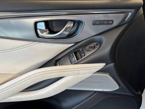 Used 2019 INFINITI Q60 3.0t Luxe AWD/4WD image 18