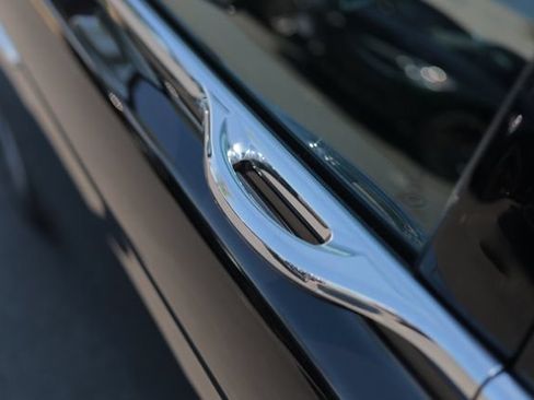 Used 2020 Lincoln Continental AWD w/ Premium Package image 21