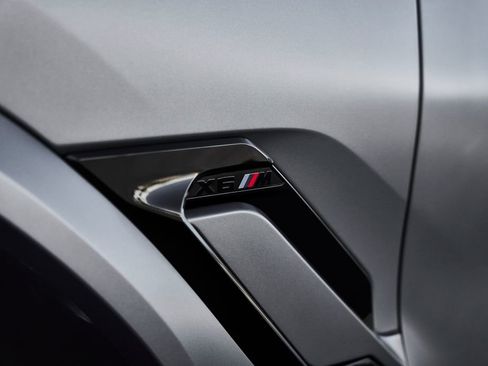 Used 2026 BMW X6 M Competition w/ Executive Package image 9