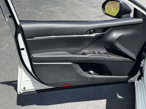 Used 2023 Toyota Camry SE AWD/4WD image 16