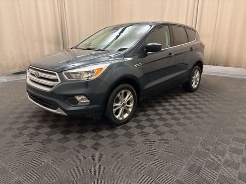 Used 2019 Ford Escape SE image 1
