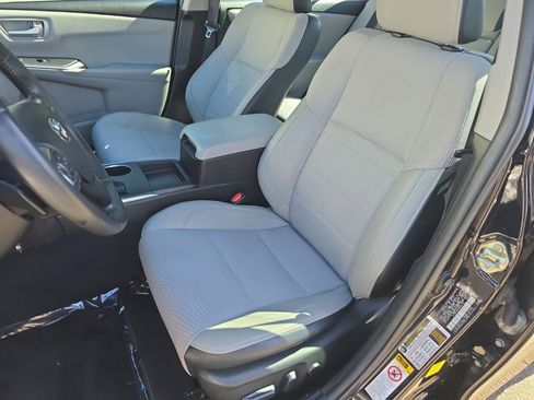 Used 2016 Toyota Camry SE image 14
