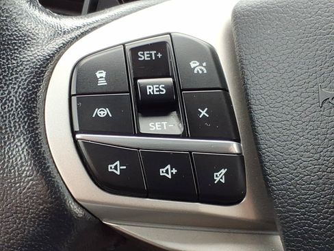 Used 2021 Ford Explorer XLT w/ Equipment Group 202A AWD/4WD image 25