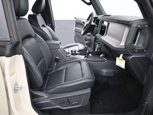 New 2026 Ford Bronco Outer Banks AWD/4WD image 12