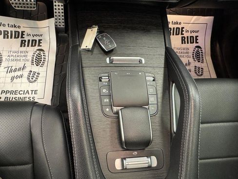 Used 2023 Mercedes-Benz GLS 450 4MATIC image 9