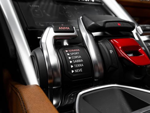 Used 2019 Lamborghini Urus image 75