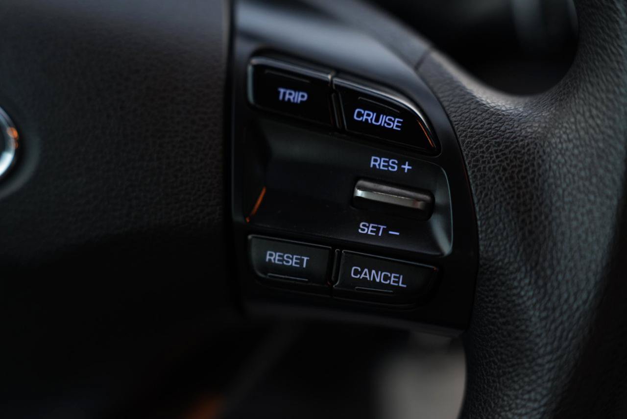 Used 2019 Hyundai Elantra SE FWD image 14
