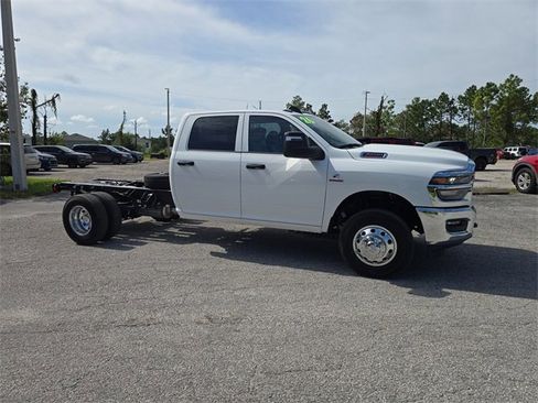 New 2026 RAM 3500 Tradesman w/ Chrome Appearance Group image 2