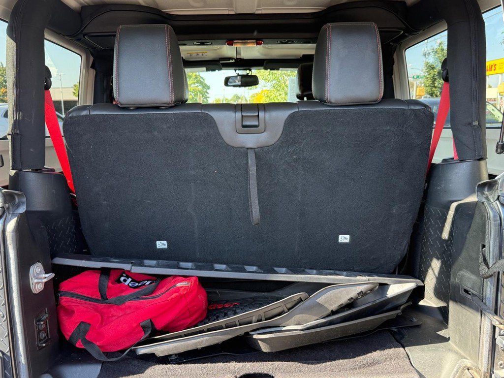Used 2017 Jeep Wrangler Rubicon AWD/4WD image 5