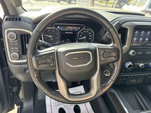 Used 2020 GMC Sierra 3500 Denali w/ Denali Ultimate Package image 21
