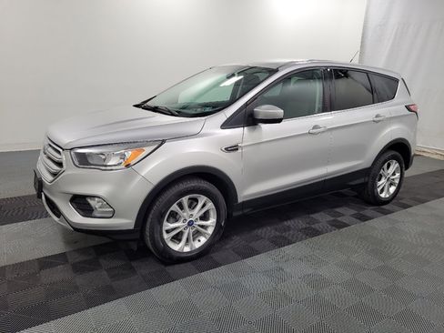 Used 2017 Ford Escape SE w/ SE Cold Weather Package image 2