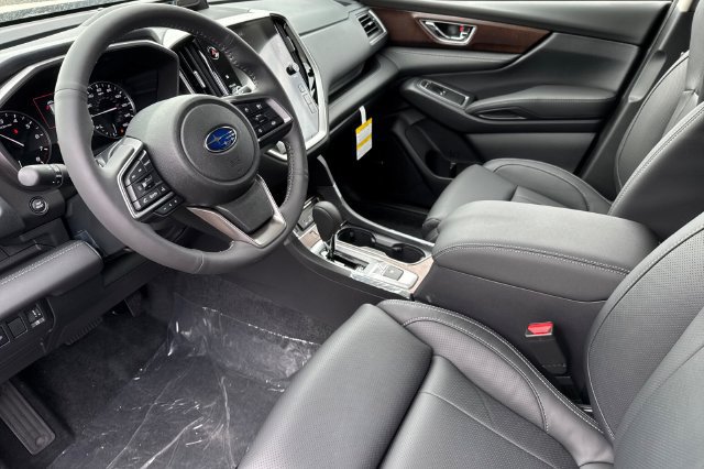 Used 2025 Subaru Ascent Touring AWD/4WD image 7