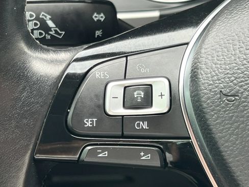 Used 2018 Volkswagen Atlas SE AWD/4WD image 25