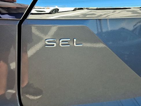 Used 2024 Volkswagen Atlas SEL Premium R-Line AWD/4WD image 33