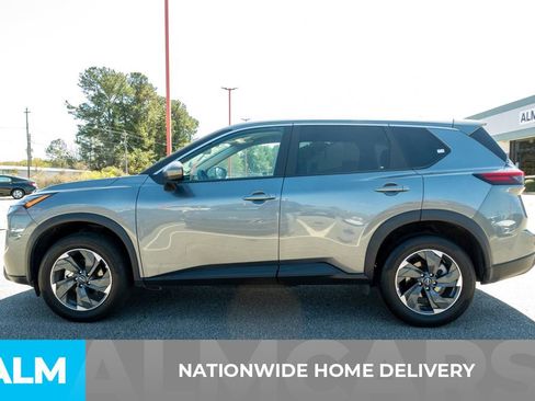 Used 2025 Nissan Rogue SV image 4