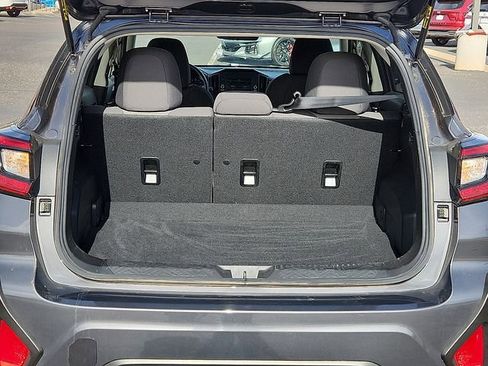 Used 2024 Subaru Crosstrek 2.0i image 10