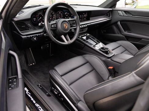 Certified 2024 Porsche 911 Carrera GTS RWD image 3