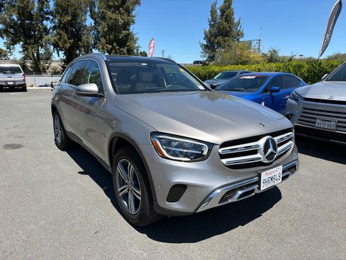 Used 2021 Mercedes-Benz GLC 300 4MATIC image 1