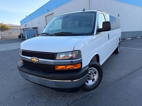 Used 2024 Chevrolet Express 3500 LT w/ LT Preferred Equipment Group RWD image 12