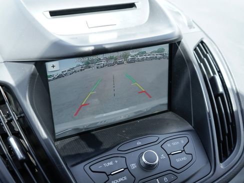 Used 2016 Ford Escape SE w/ Equipment Group 201A FWD image 23