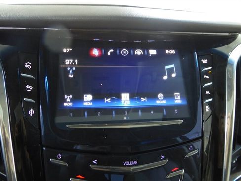 Used 2016 Cadillac Escalade Luxury AWD/4WD image 13