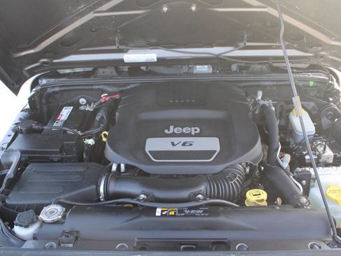 Used 2018 Jeep Wrangler Unlimited Sport S image 17