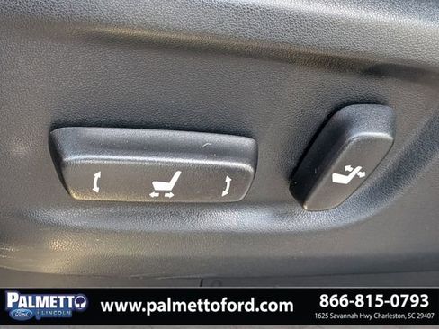 Used 2022 Lexus GX 460 Luxury w/ Accessory Package image 19