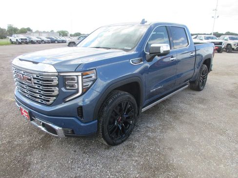 New 2026 GMC Sierra 1500 Denali w/ Denali Reserve Package AWD/4WD image 11