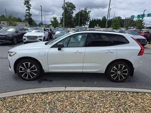 Used 2023 Volvo XC60 T8 Ultimate AWD/4WD image 7
