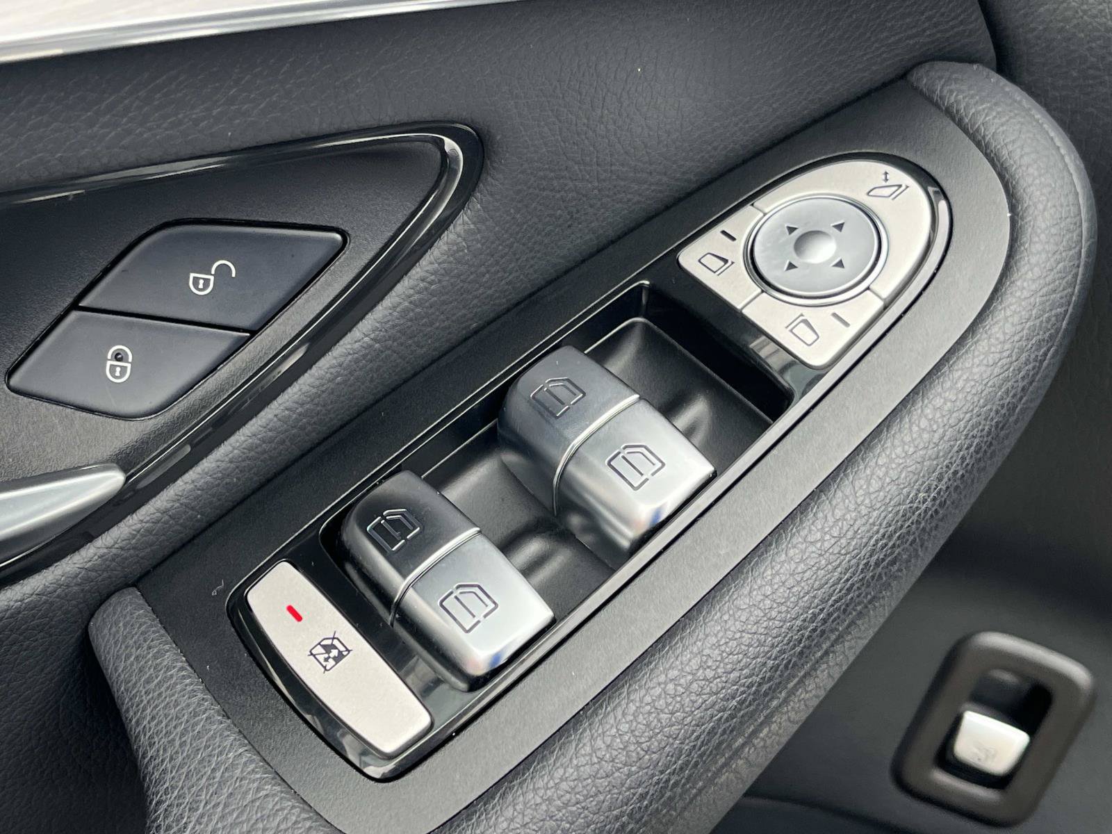 Certified 2019 Mercedes-Benz GLC 300 image 29
