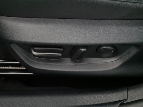 Used 2025 Toyota Camry SE w/ Convenience Package FWD image 20