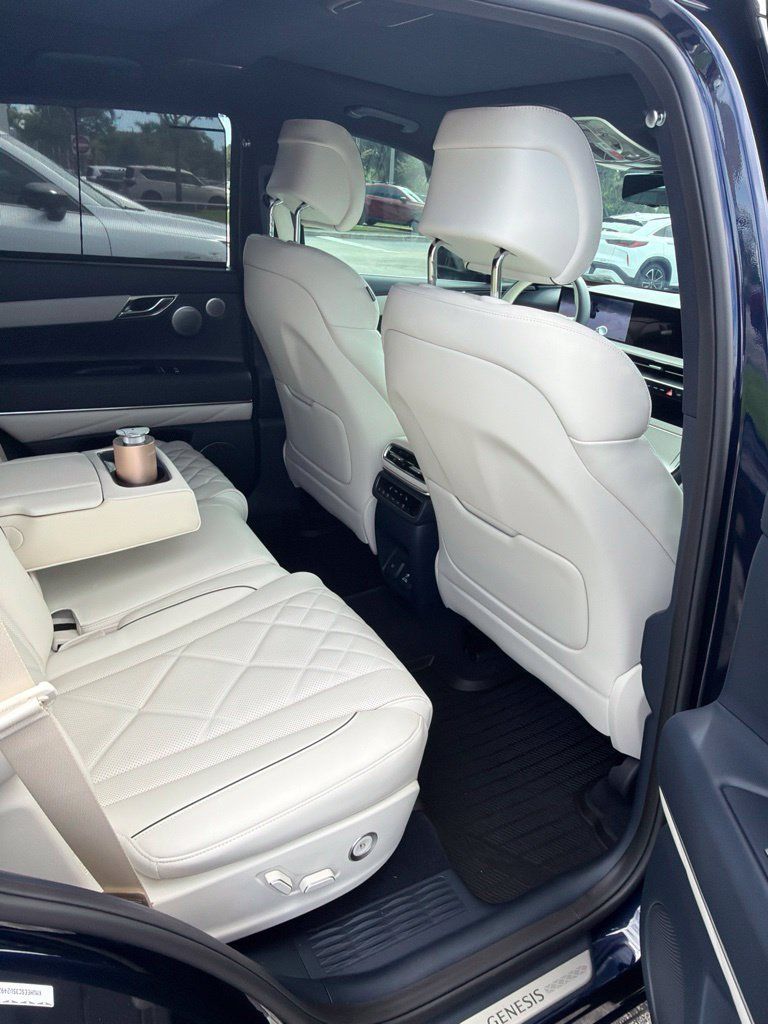 Used 2025 Genesis GV80 3.5T Prestige AWD/4WD image 13