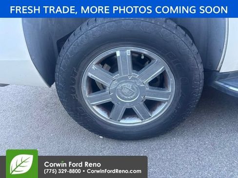 Used 2007 Cadillac Escalade AWD w/ Information Package image 18