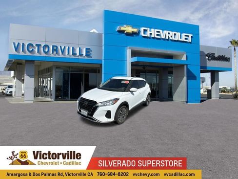Used 2021 Nissan Kicks SV FWD image 1