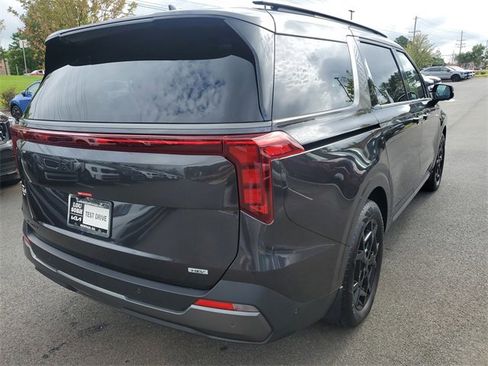 New 2026 Kia Carnival SX w/ SX Dark Edition Package image 3