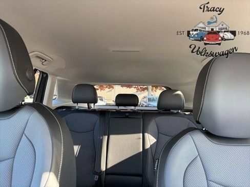 New 2026 Volkswagen Tiguan SE image 16