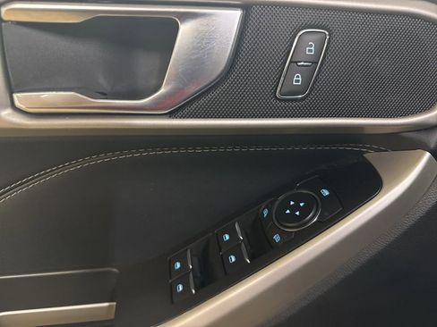 Certified 2022 Ford Explorer XLT w/ Equipment Group 202A image 20